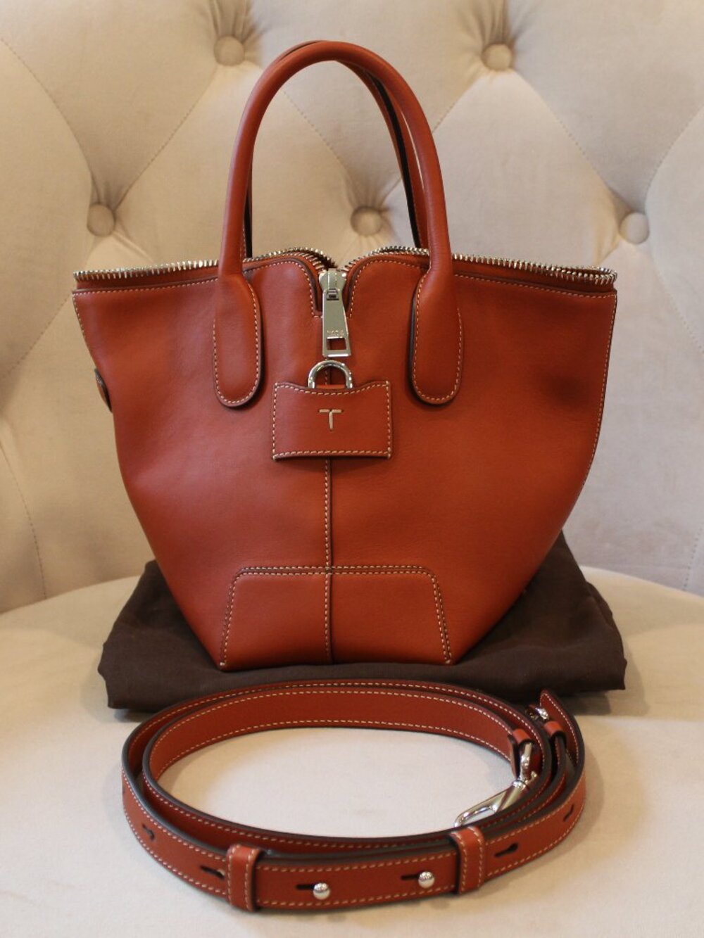 Tod's Di Swing small bag in EUC - Picture 2 of 14